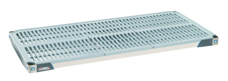 4w577hwxg9v9tt6yyv0dzqor65iugytf.jpg The MetroMax i MX2448G Plastic Industrial Shelf with Grid Mat is a 24 x 48 rectangular ventilated pallet featuring light gray surfaces and black and blue corner reinforcements, ideal for industrial use.