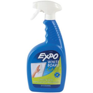 The 22 oz. Expo® Dry Erase Board Cleaner is in a blue spray bottle with a trigger, featuring an illustration of a hand cleaning. The label offers instructions in English and French.