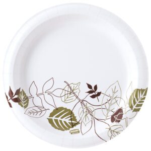 The 9 heavyweight Dixie® paper plates feature a decorative pattern of green and brown leaves along the edge, ideal for any occasion. Available in bulk as white plates, 500 per case, they combine durability with elegance.