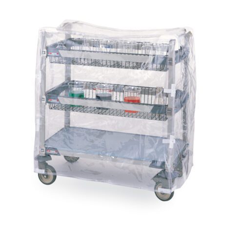 z8d5j1h9zynpy1gcwxjgxnkava4skda2.jpg A utility cart with three shelves uses the Metro GWCVC41 glassware cart cover for short units. It has four wheels for easy movement, and its middle shelf holds items neatly arranged in cups.
