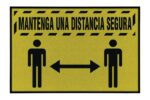 A yellow sign with black graphics, akin to a Justrite Mat 194 Span Keep Distance 4X6, features two figures separated by a double-arrow and the text MANTENGA UNA DISTANCIA SEGURA, highlighting the importance of maintaining a safe distance.